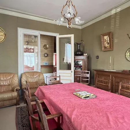 Vintage A 700m De La Avec 3 A - Fr-1-392-242 Apartment